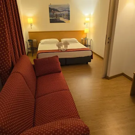 Marco Polo Airport Hotel 3*