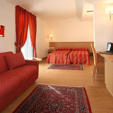 Hotel Marco Polo Airport 3*
